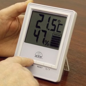 program humidity meter, hygrometer in wine cellar