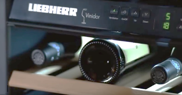 Vinidor wine cabinet control panel