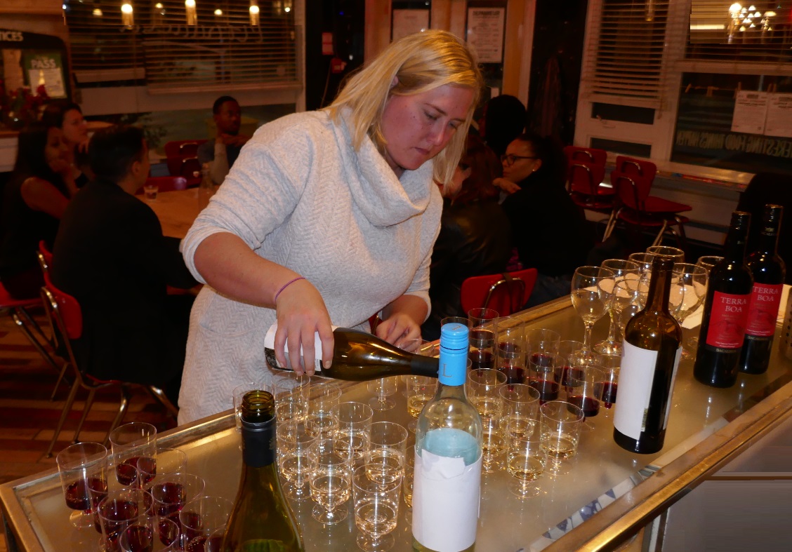 How to Host a Wine Tasting Event